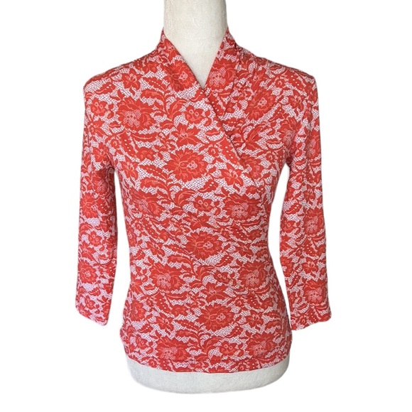 J. McLaughlin Coral & White Floral Lace Printed Faux Wrap Surplice Top - XS - Picture 1 of 11